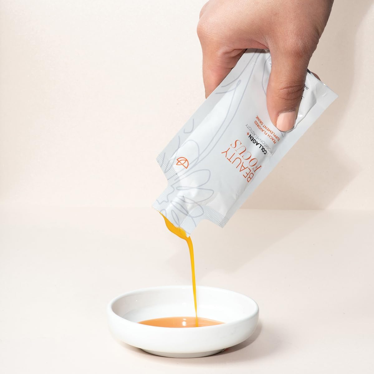 Beauty Focus Collagen plus | Peach Flavor | 1.0 Fl Oz | 30 Packets | Liquid Collagen for Women and Men | Supports Skin Hydration | Collagen Peptides