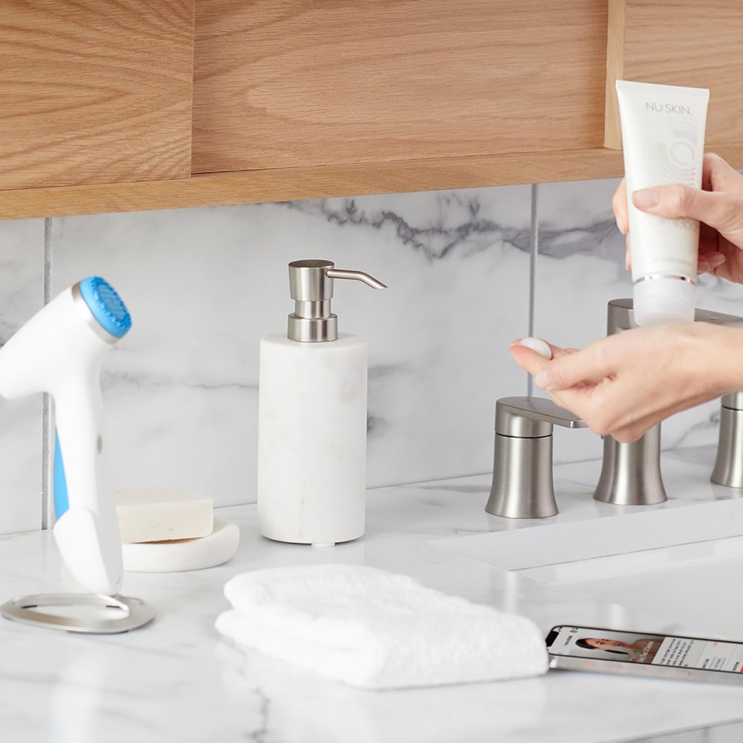 Nu Skin Ageloc Lumispa Treatment Cleanser | Dry Skin | Cushions and Gently Cleanses for Soft, Supple Skin | Enhanced Lumispa Performance | Infused with Ageloc Technology | 3.4 Fl Oz