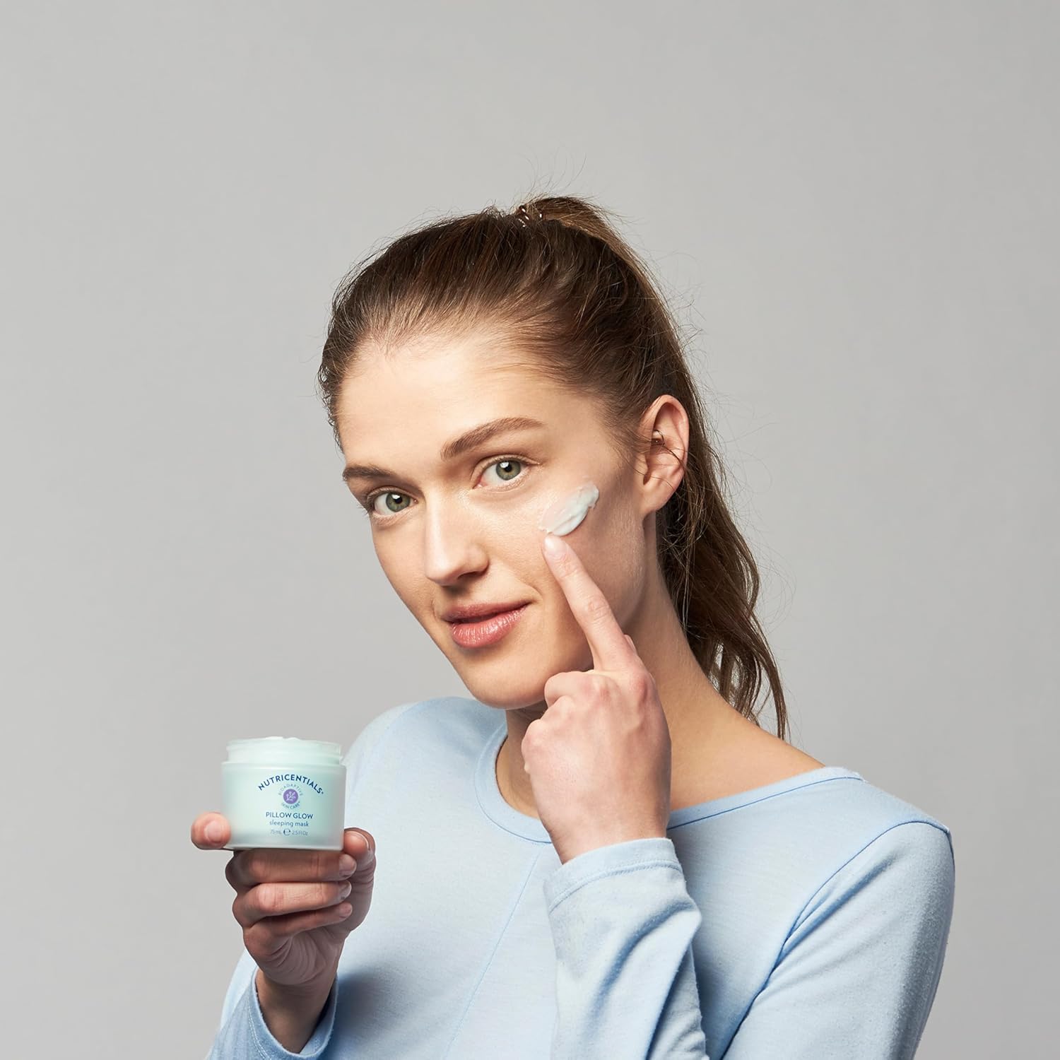 Nuskin NUTRICENTIALS Pillow Glow Sleeping Mask | Overnight Hydration | Bioadaptive Botanical Complex | Red Algae | Apple Extract | Deep Sea Water | Skin Glowing & Pore Minimizing | 2.5 Fl Oz | 1 Pack